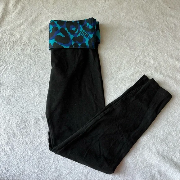Victoria's Secret PINK vintage black and blue leopard print fold over leggings - Picture 5 of 5